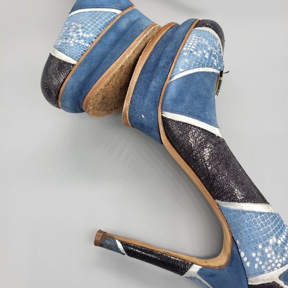 BCBG Max Azria Pamela Platform Pumps - Picture 8 of 14